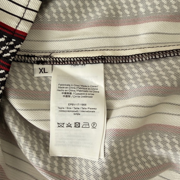 Gucci Silk Black and White Striped Long Sleeve Dress( outlet clearance) - Picture 4 of 8